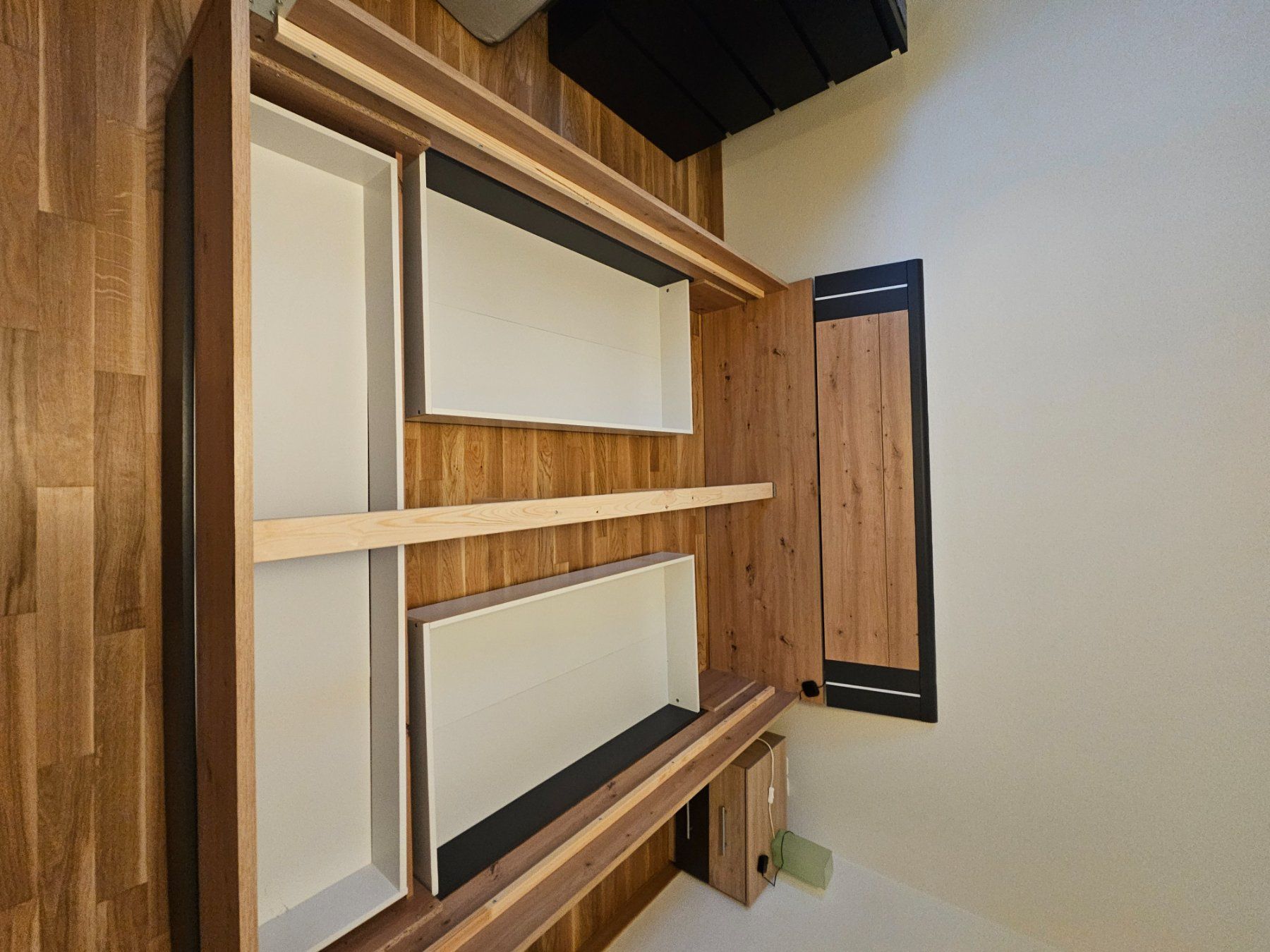 Mömax Letti: Stauraumbett Eiche mit Beleuchtung 180x200 – Nuovo (secondo la descrizione) da  venduto da  2