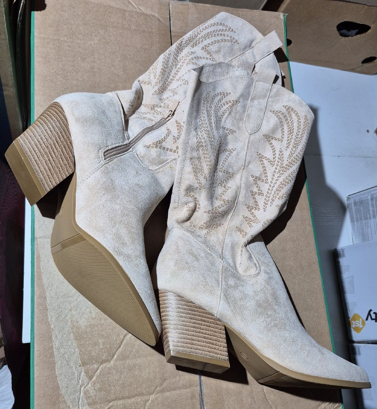 Scarpe da donna: Damen Stiefel – Nuovo (secondo la descrizione) da Wislikofen venduto da Ana.Gomes 2