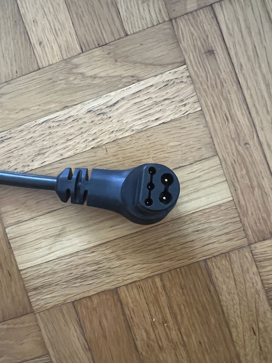 Giant Chargeurs: Giant eBike Netzteil – D'occasion à Zürich par RikChonSu 1