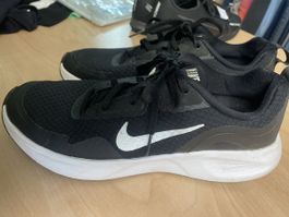 Schwarze Nike Sneaker/Turnschuhe Gr. 40