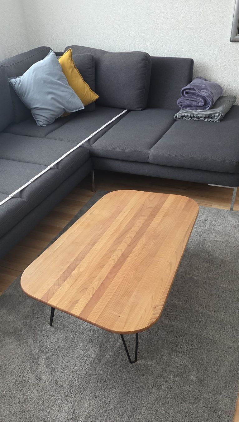 Tavoli: Eleganter Beistelltisch aus Echtholz – Usato da Burgdorf venduto da Hesi1