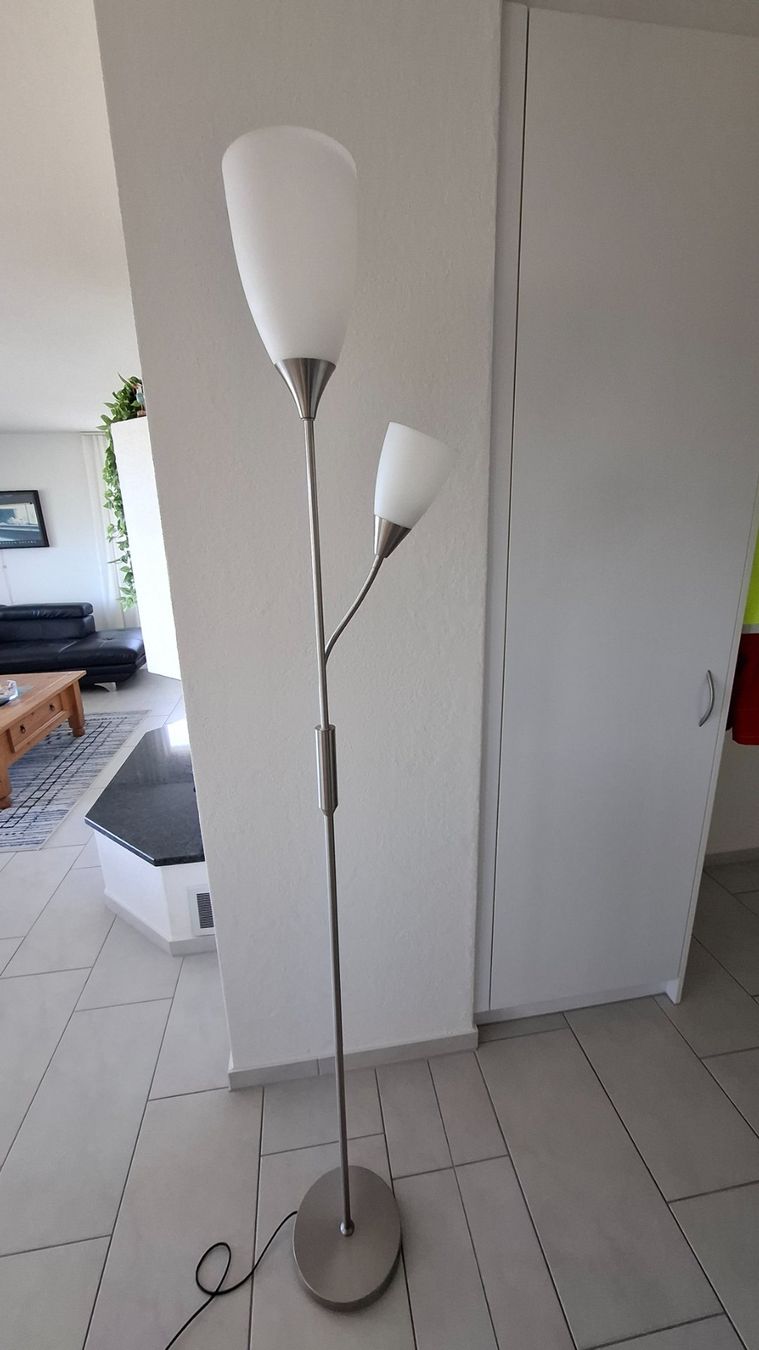 Lampade: Stehlampe – Usato da Volketswil venduto da Guefue
