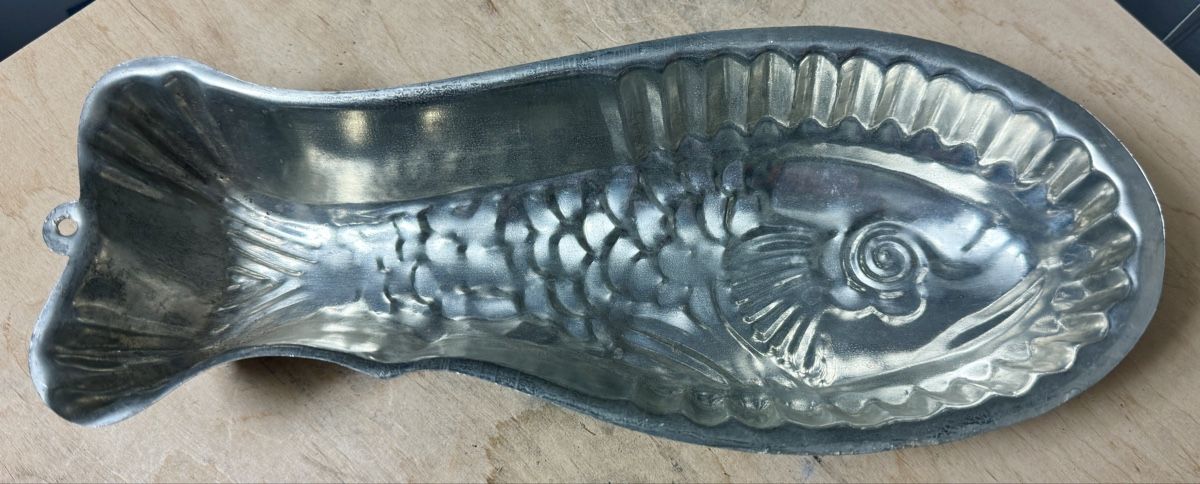 Moules à gâteaux: Alte Backform FISCH Weissblech 30 cm – D'occasion à Rothrist par Luckywinner 5