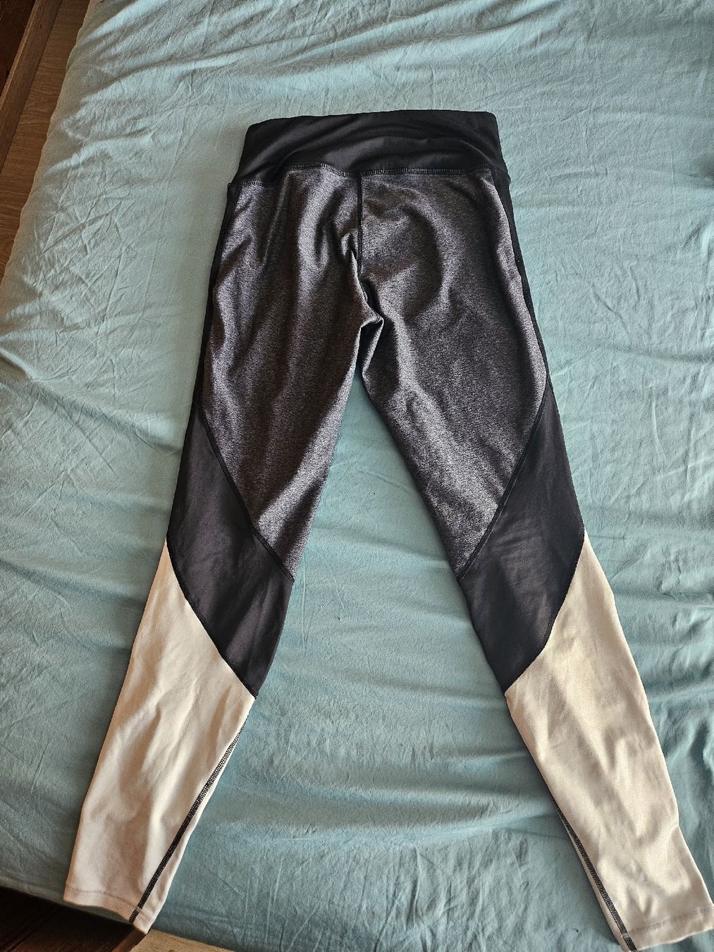 H&M Pantaloni: Pantalon de sport H&M, taille S – Usato da La Joux FR venduto da car_ck96 3