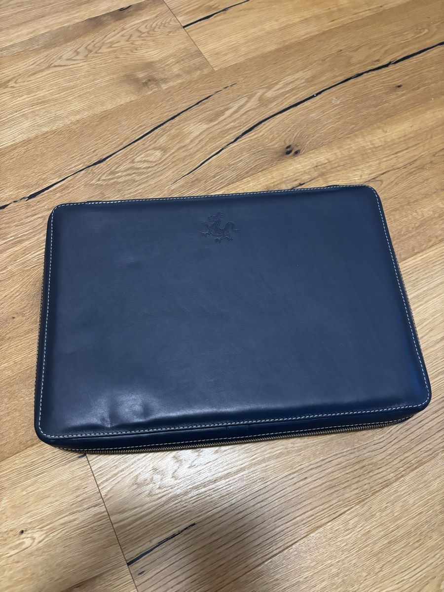 Borse: Laptoptasche CALE'S Leder dunkelblau NEU – Nuovo e nell'imballaggio originale da Kirchberg SG venduto da lar_8mw6