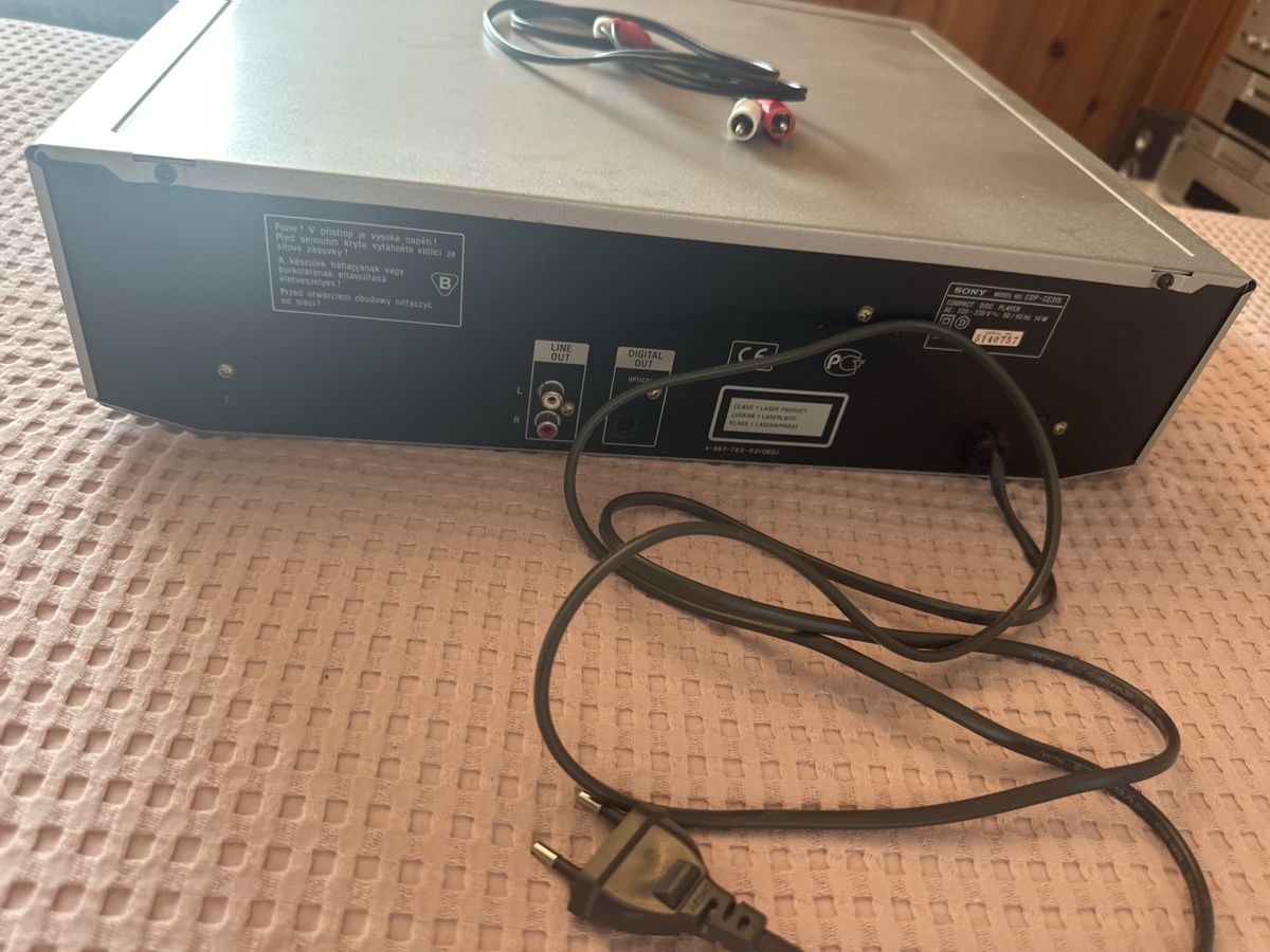 CD: Sony 5 Cd changer CDP-CE 315  – Usato da Hitzkirch venduto da cla_2llc 3