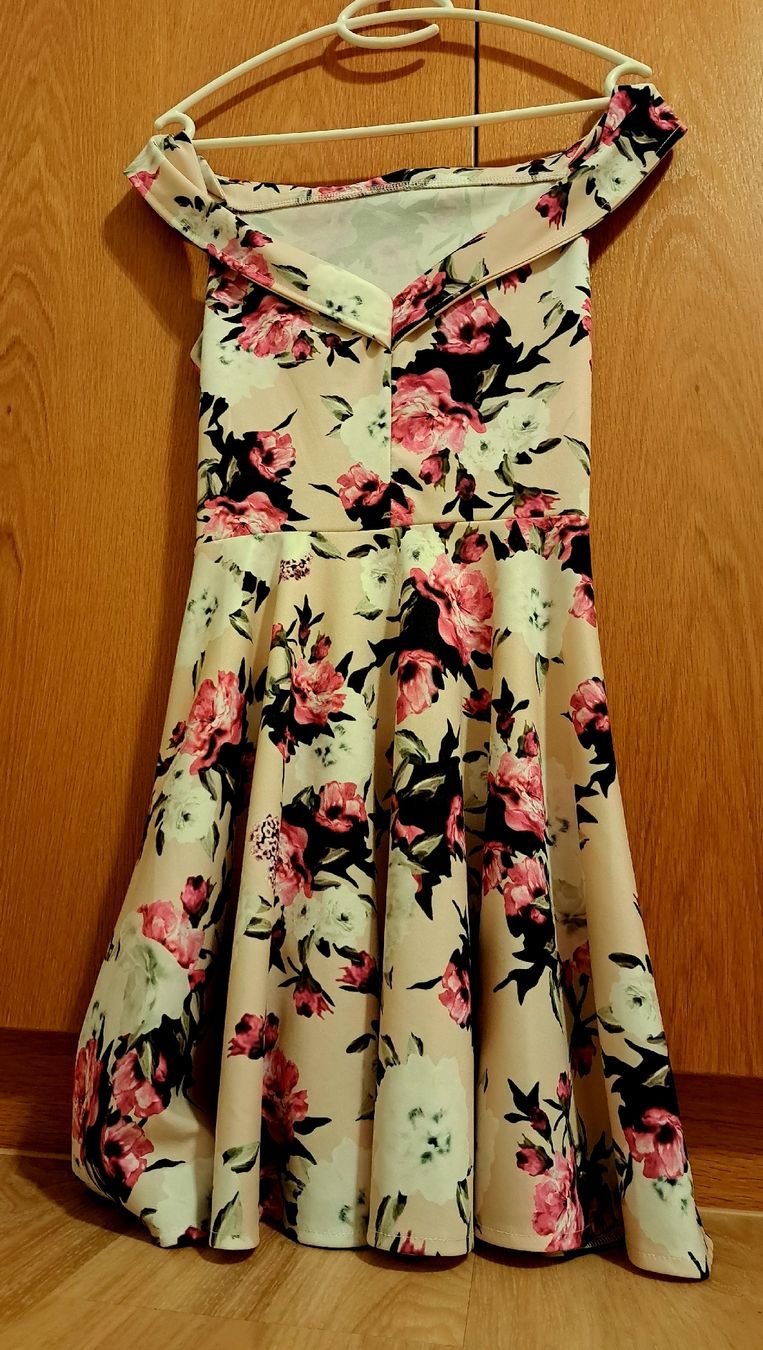 Kleider: neu! Sommerkleid mit Blumenmuster Grösse S – Neu (gemäss Beschreibung) aus Uzwil von eri_lz5x 2