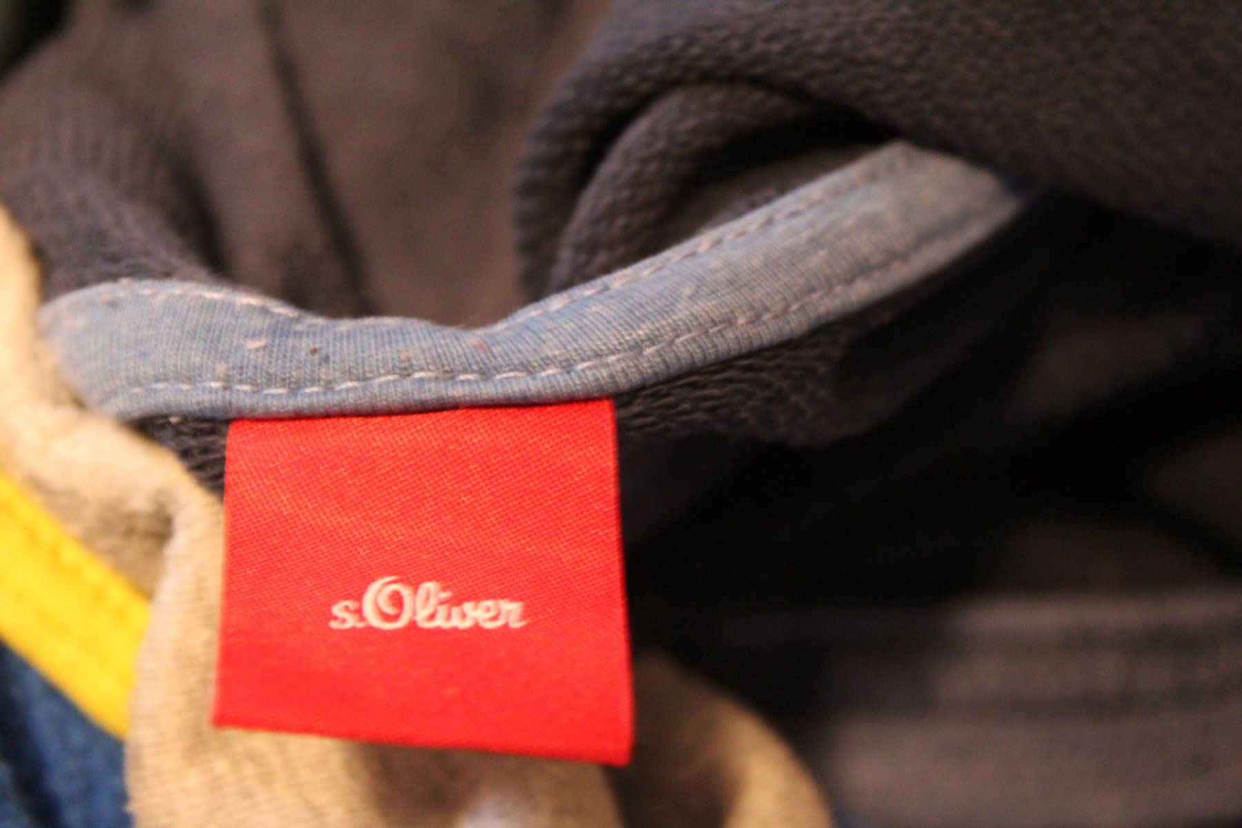 Maglioni & Felpe: Hoodie 3 Stück 116/122 – Usato da Walliswil-Nbipp venduto da Speer516 6