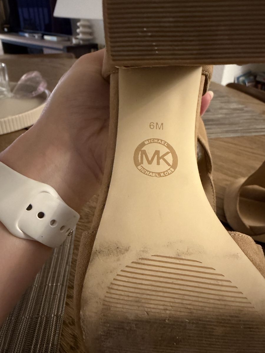 Michael Kors Scarpe da donna: Michael Kors Suede Heels Size 6M  – Usato da Horgen venduto da Elizhadz 7