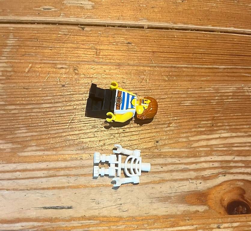 Spielzeuge: Legoburg – Gebraucht aus Rickenbach LU von Maxianer 3