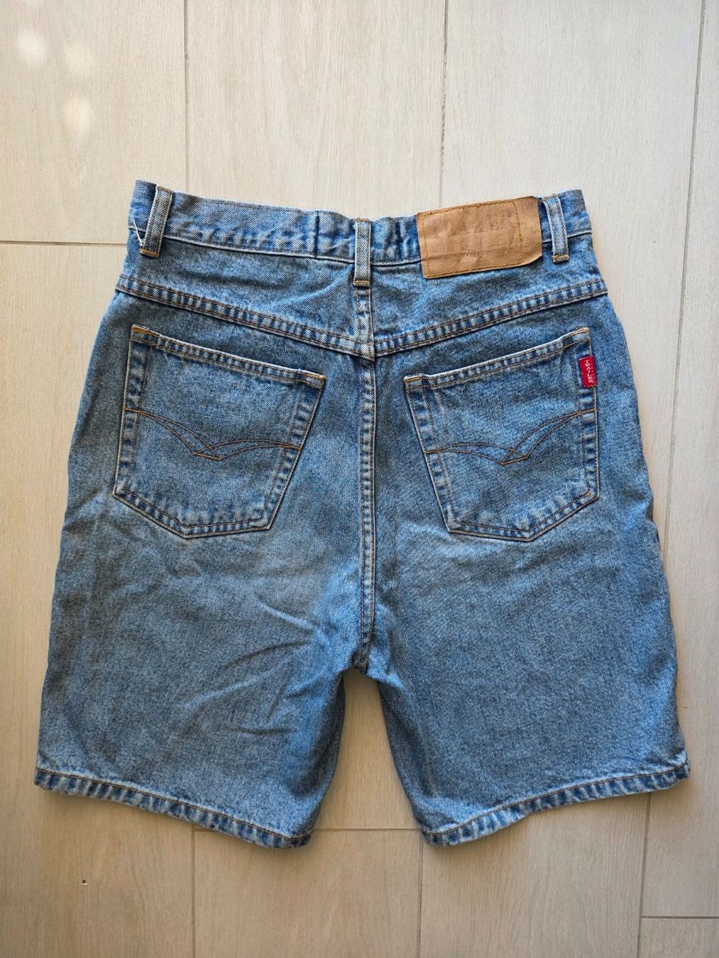 Jeans: Shorts en jean – D'occasion à Onnens VD par Bleuet06 1