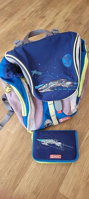 Sacs & sacs à dos: Schulthek  – D'occasion à Sempach par pri_9ylm
