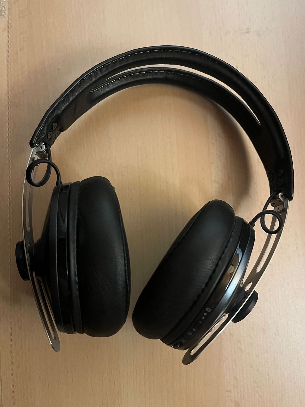 Sennheiser Cuffie: Sennheiser Momentum Wireless Kopfhörer – Usato da Au ZH venduto da Comeback_Q 1
