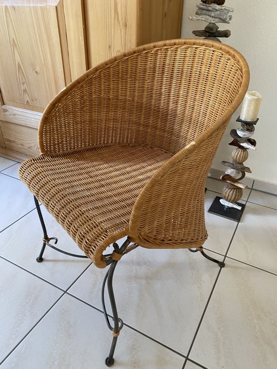 Stühle: Vintage Korbstuhl – Gebraucht aus Maur von