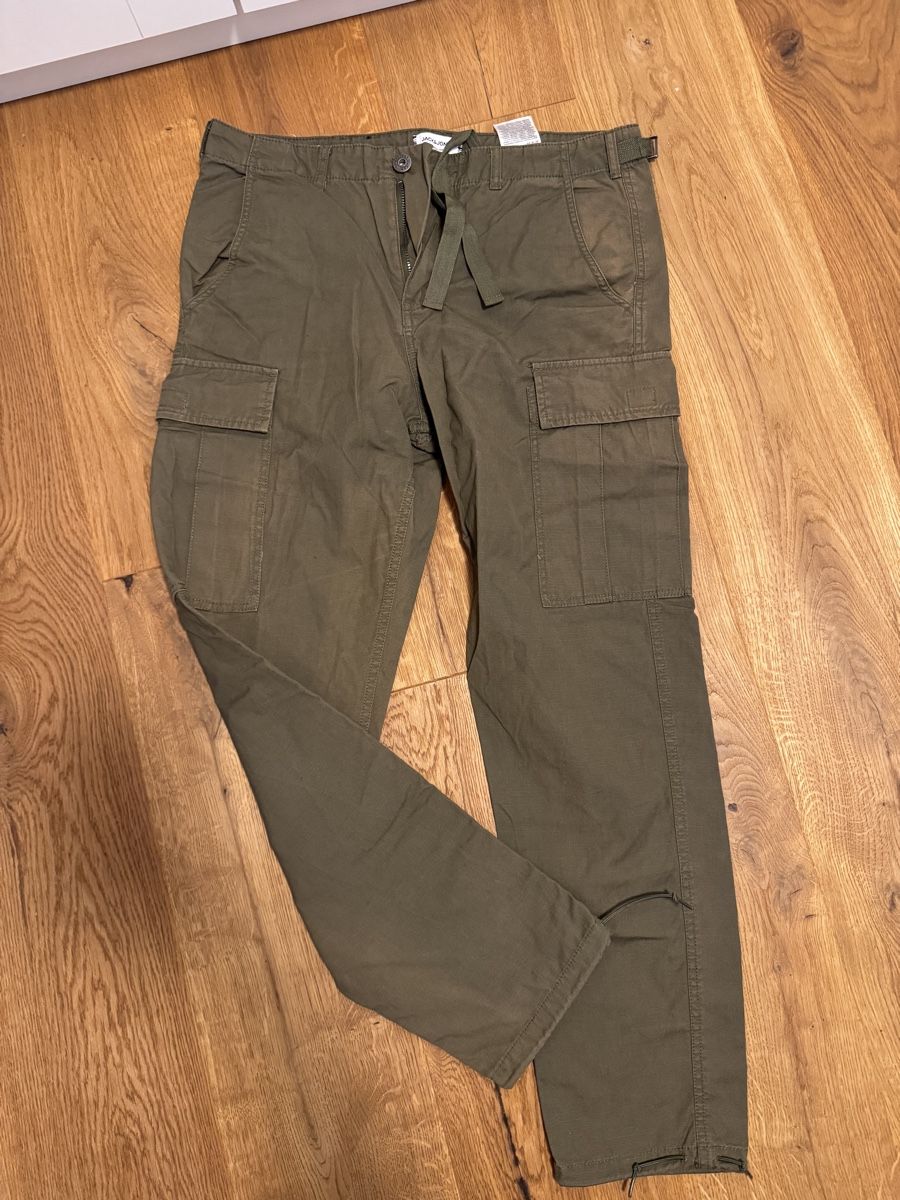 Jack & Jones Hosen: Cargohose GR 31/32 – Gebraucht aus Buchrain von Babyblau777