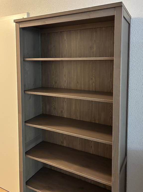 Scaffali: Bibliothèque en bois – Usato da Fribourg venduto da Brosciuttofunghi 1