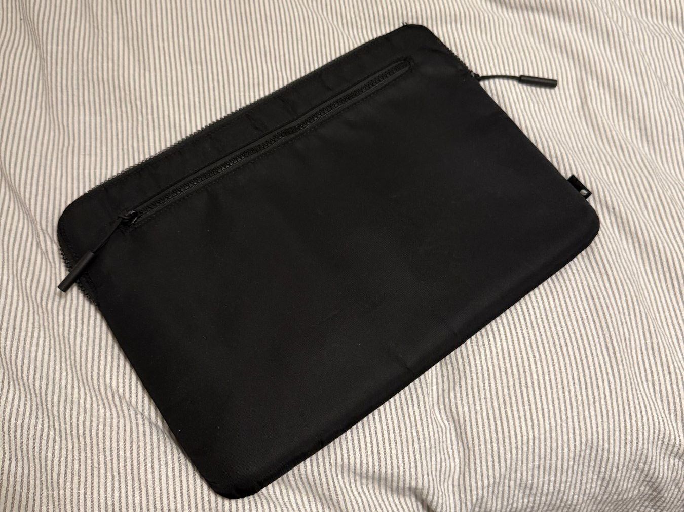 Incase Covers & Borse: Incase Compact Sleeve 14'' Laptop MacBook Hülle – Nuovo (secondo la descrizione) da Bern venduto da 1unzefeinsilber