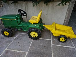 Tretttraktor mit Anhänger