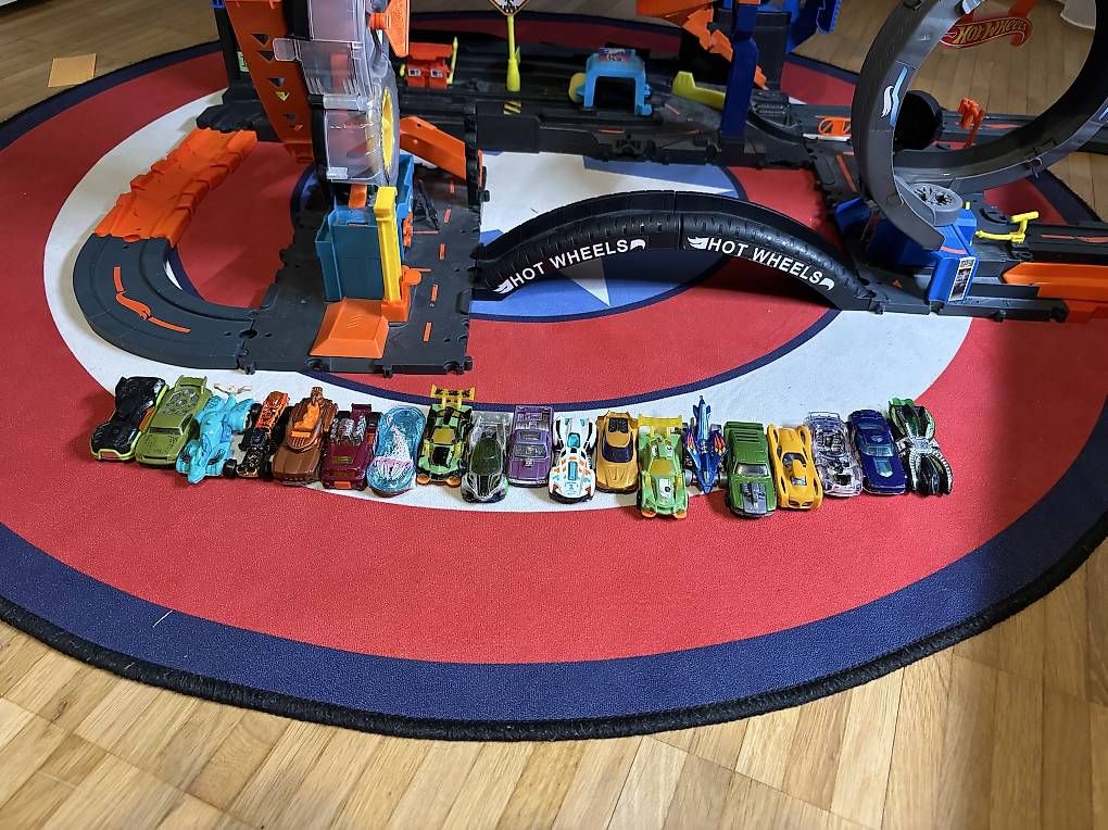 Spielzeuge: Hot Wheels Ultimate Garage Set – Gebraucht aus St-Prex von Sirom83 1