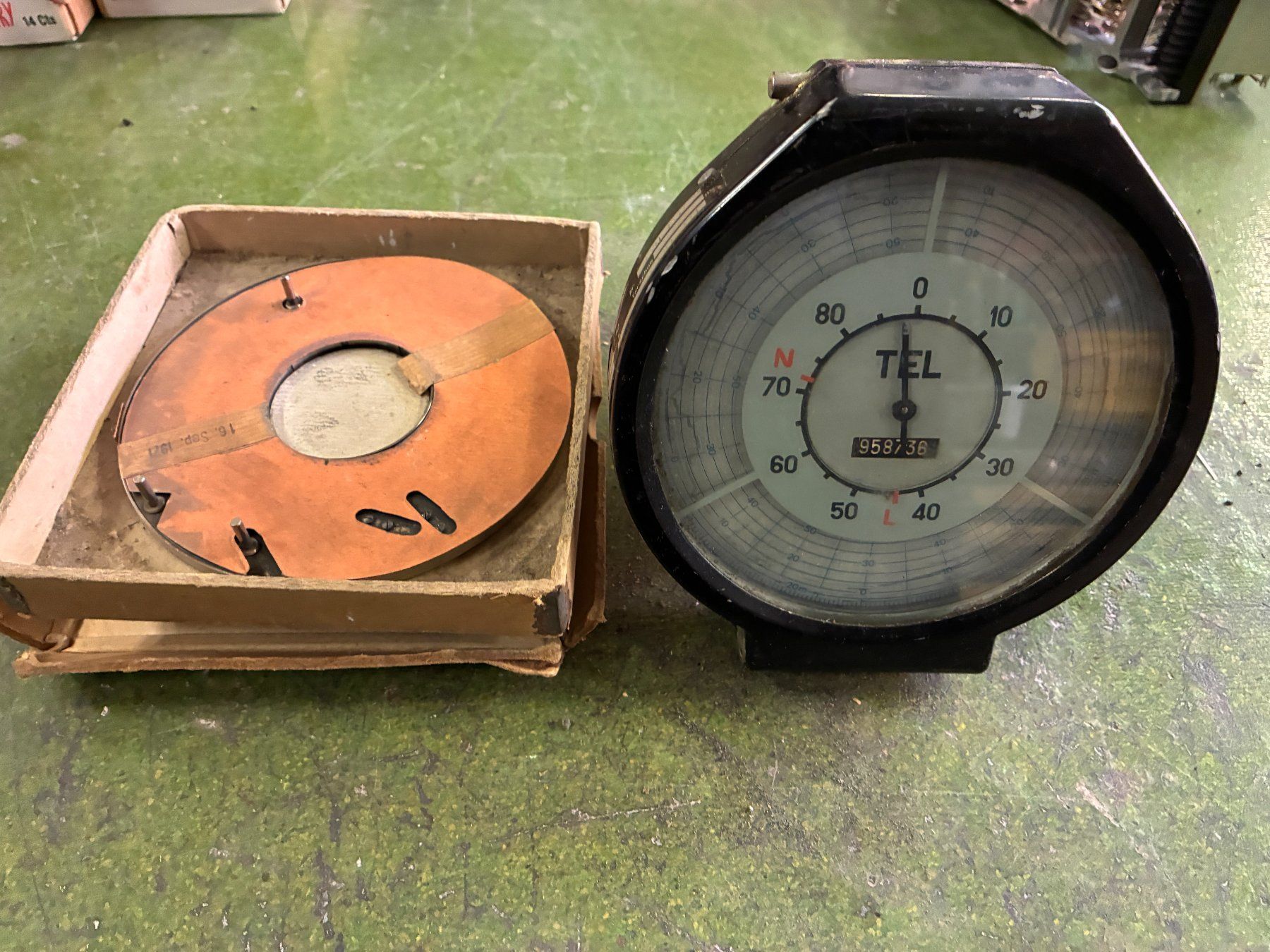Tutti i ricambio: Saurer FBW Tachometer mit Scheibe - Postauto – Usato da Thun venduto da Passuese