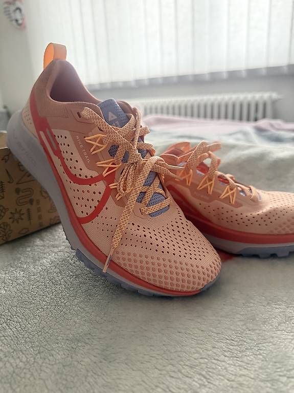 Scarpe da donna: Nike Schuhe – Usato da Niederlenz venduto da Anita0113 1