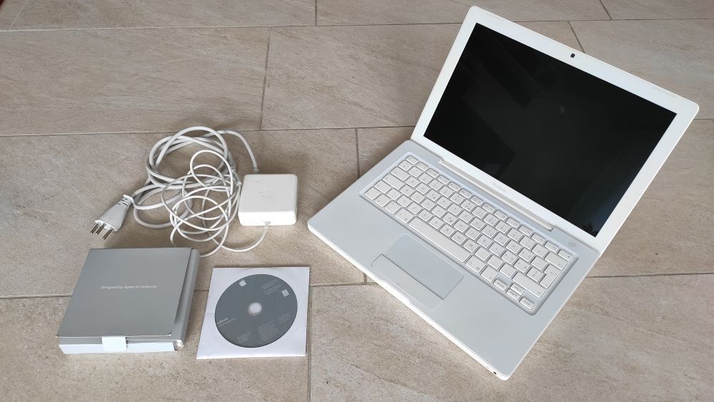 Apple Notebooks: Apple MacBook A1181 (2006) – Gebraucht aus Muttenz von fxs