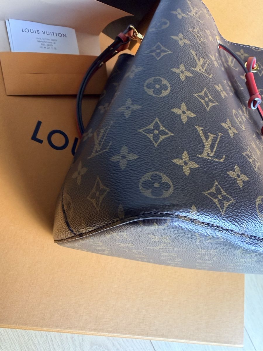 Louis Vuitton Borse da donna: Louis Vuitton NéoNoé MM Monogram - iconic handbag! – Usato da Thalwil venduto da 28rainbow 6