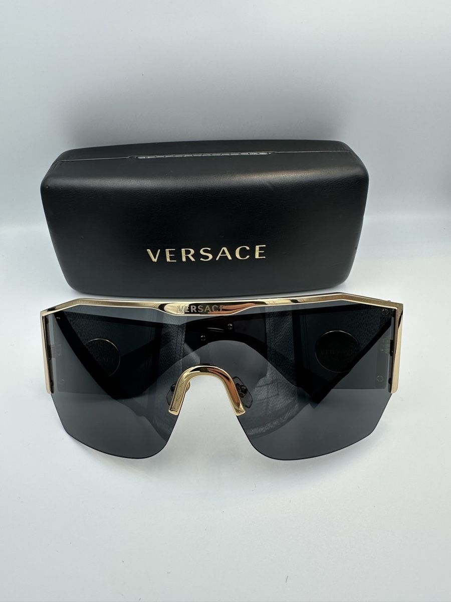 Versace Occhiali & Lenti: Versace Sonnenbrille, Schwarz/Gold – Usato da Schwende venduto da weesli