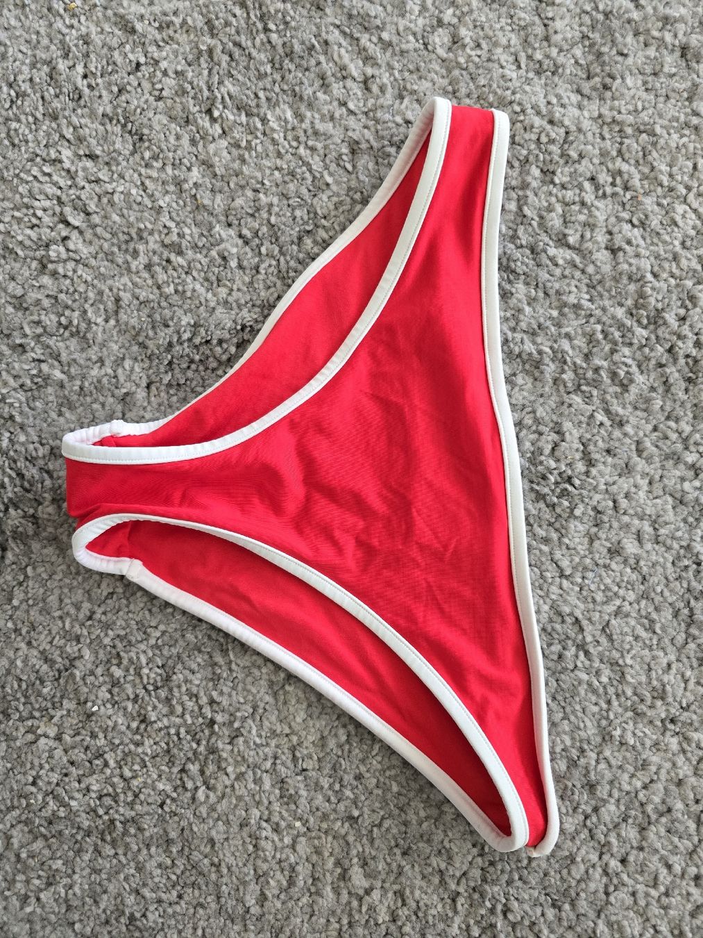 H&M Costumi da bagno & Bikini: H&M Bikini rot  Unterhose 34  /75A BH – Usato da Dietikon venduto da Kaska2020 2