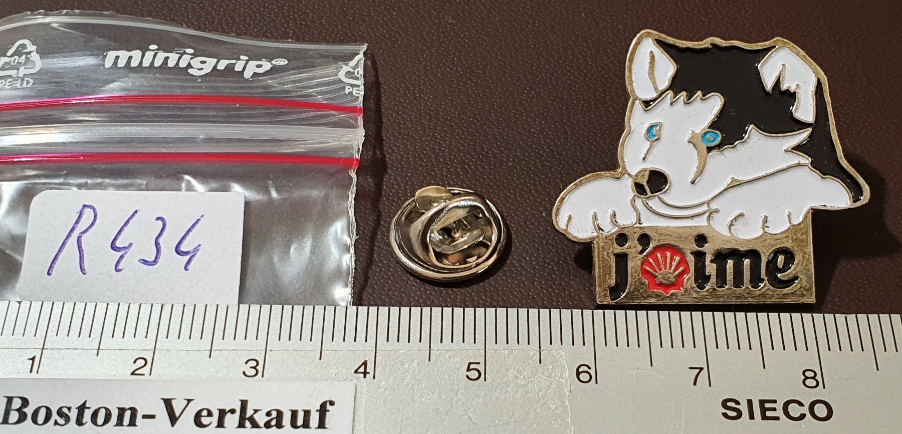 Placchette & Badge: R434 - Pin Shell Husky / Siberige Farbe – Usato da Reinach BL venduto da Boston-Verkauf 1