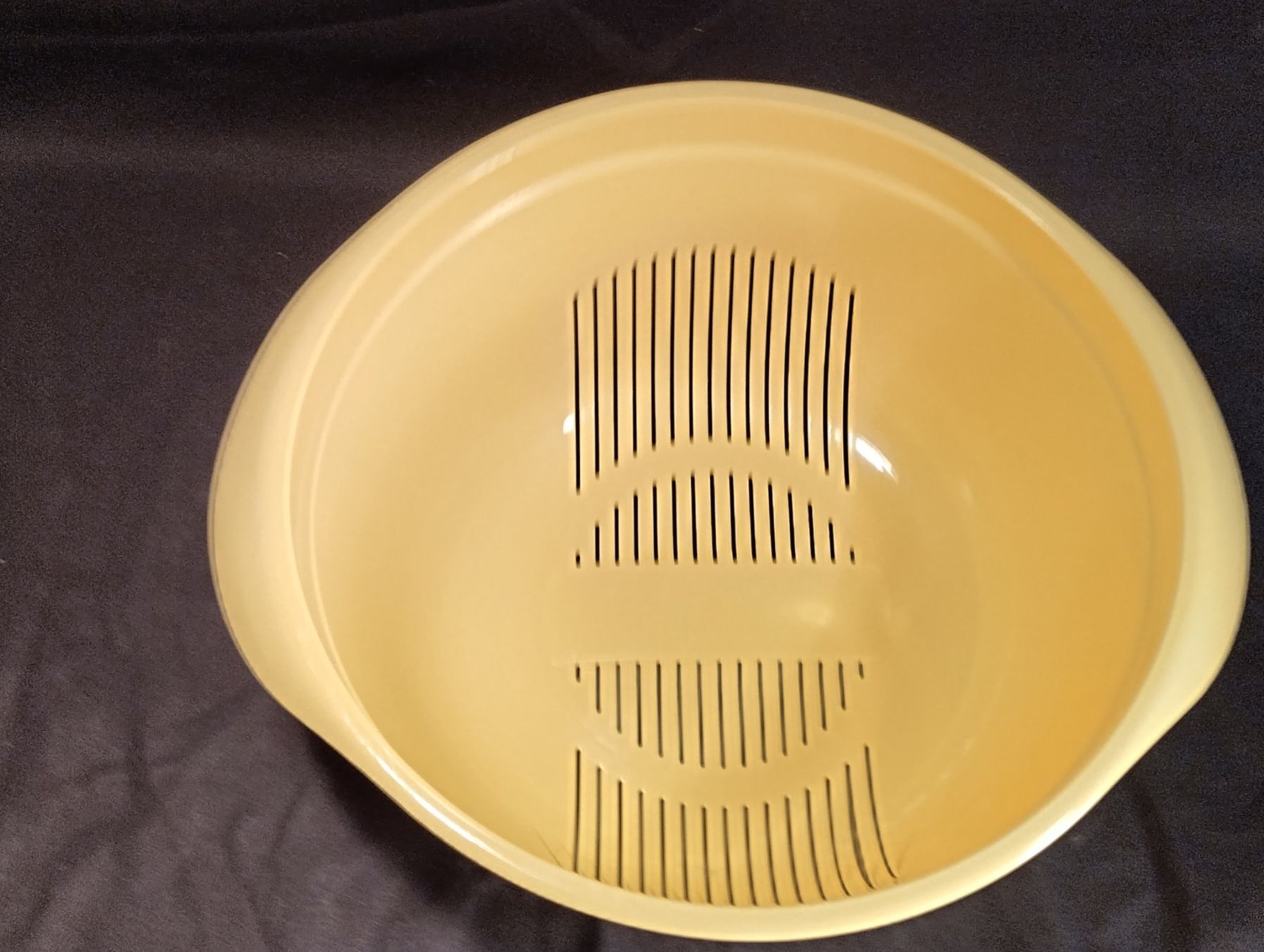 Tupperware Contenitori & Simili: Tupperware Sieb, gelb – Usato da Bellach venduto da JingleCherry 1