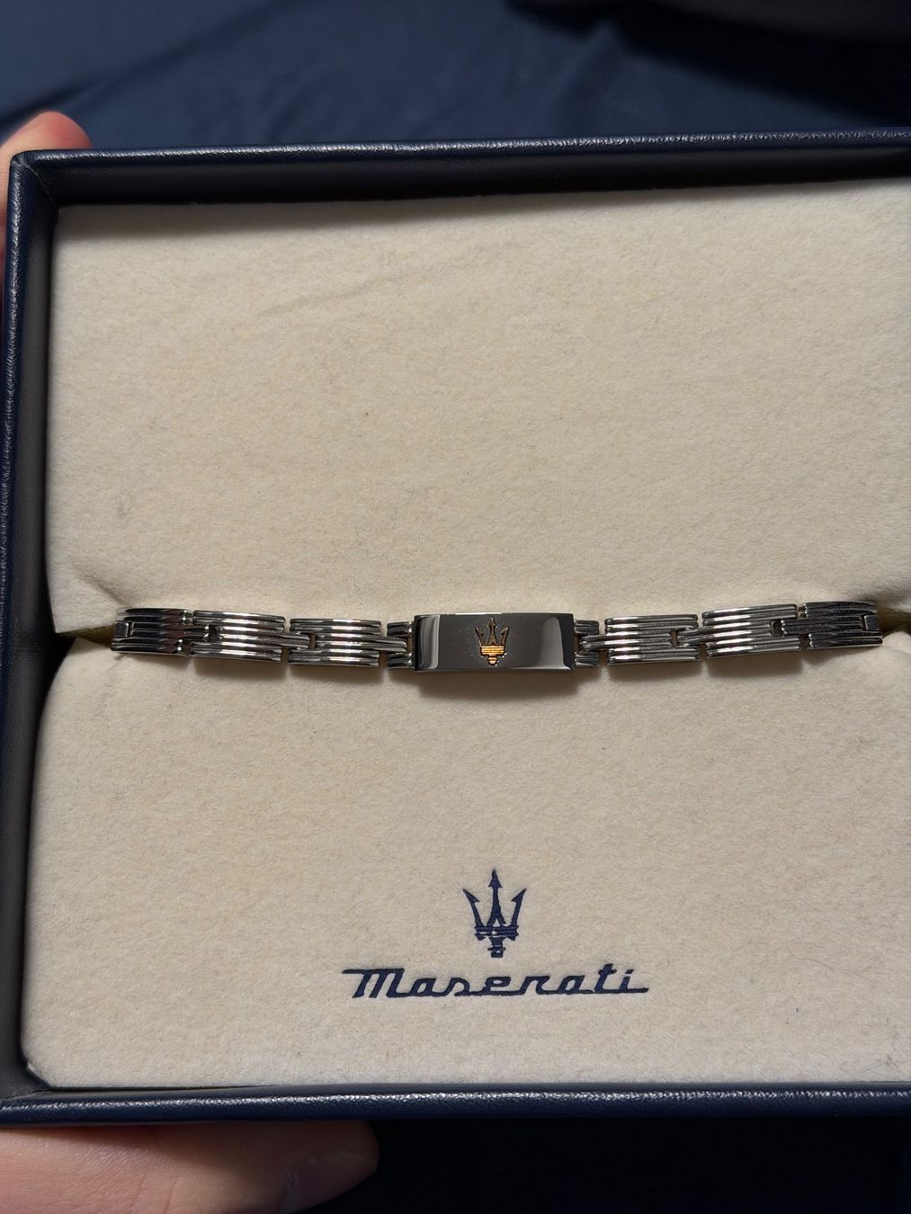 Maserati Bracciali & Braccialetti: Bracciale Maserati nuovo, elegante e raffinato. – Nuovo e nell'imballaggio originale da Comano venduto da fab_j5bq 2