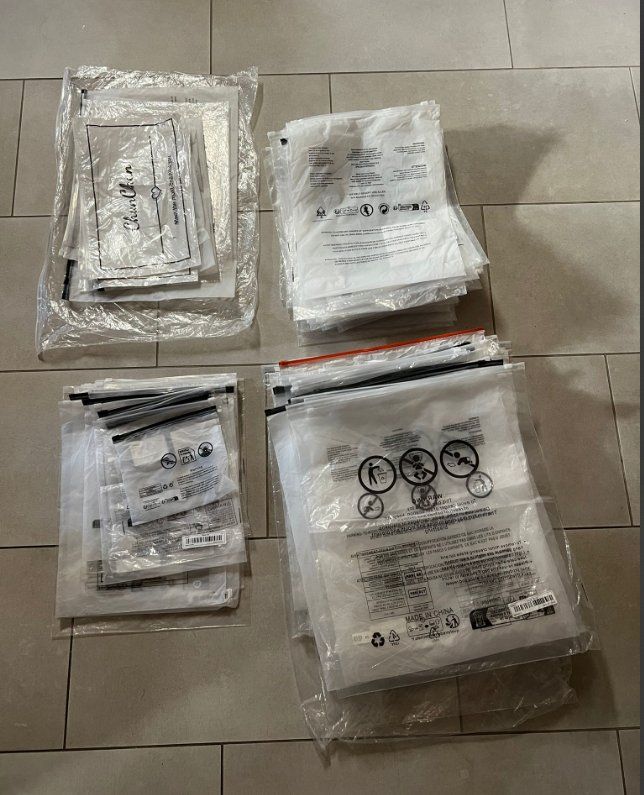 Behälter & Ähnliches: 120 Stk. Plastikverpackungen mit Schiebeverschluss - 251108 – Gebraucht aus Küssnacht am Rigi von Kleinpreis-Shop