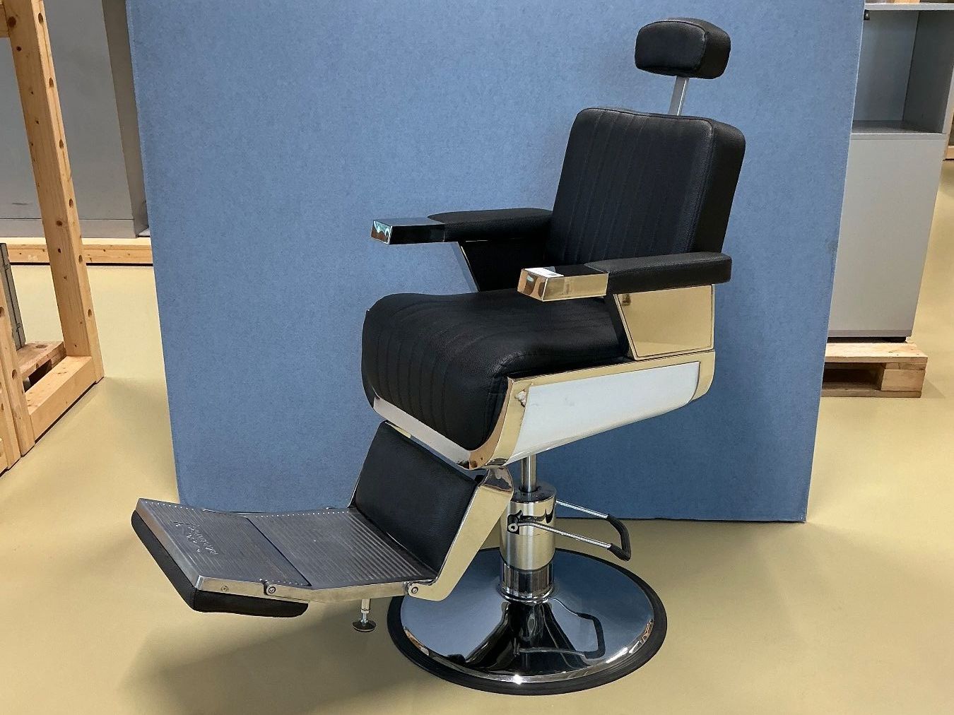 Lettini & sedie per cosmetici: Barberstuhl BARBURYS – Usato da Zug venduto da Bauteile-Zug 5