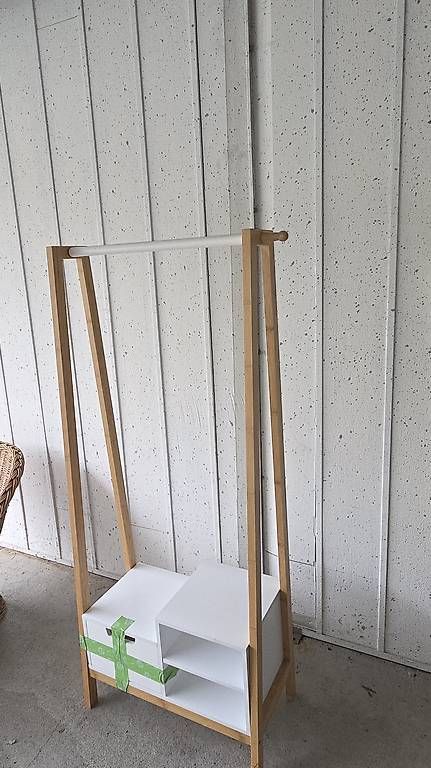 Garderobe: Garderobe mit Kleiderstange – Gebraucht aus Balsthal von emotion99 3
