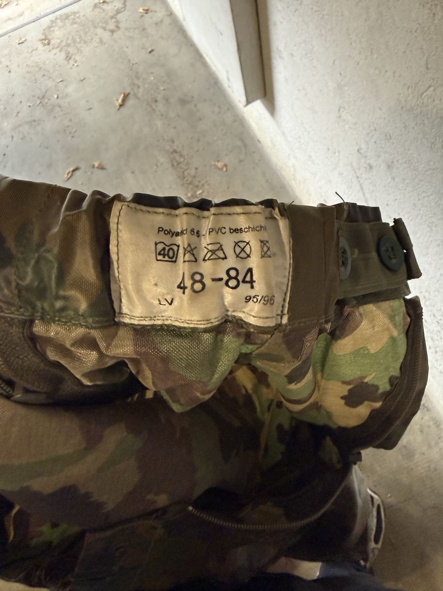 Schweizer Armee Uniformen: TAZ 90 Regenschutz Schweizer Armee – Gebraucht aus Lausanne von ene_yf7n 1
