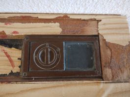 Antikes Schüler:innenpult / pupitre