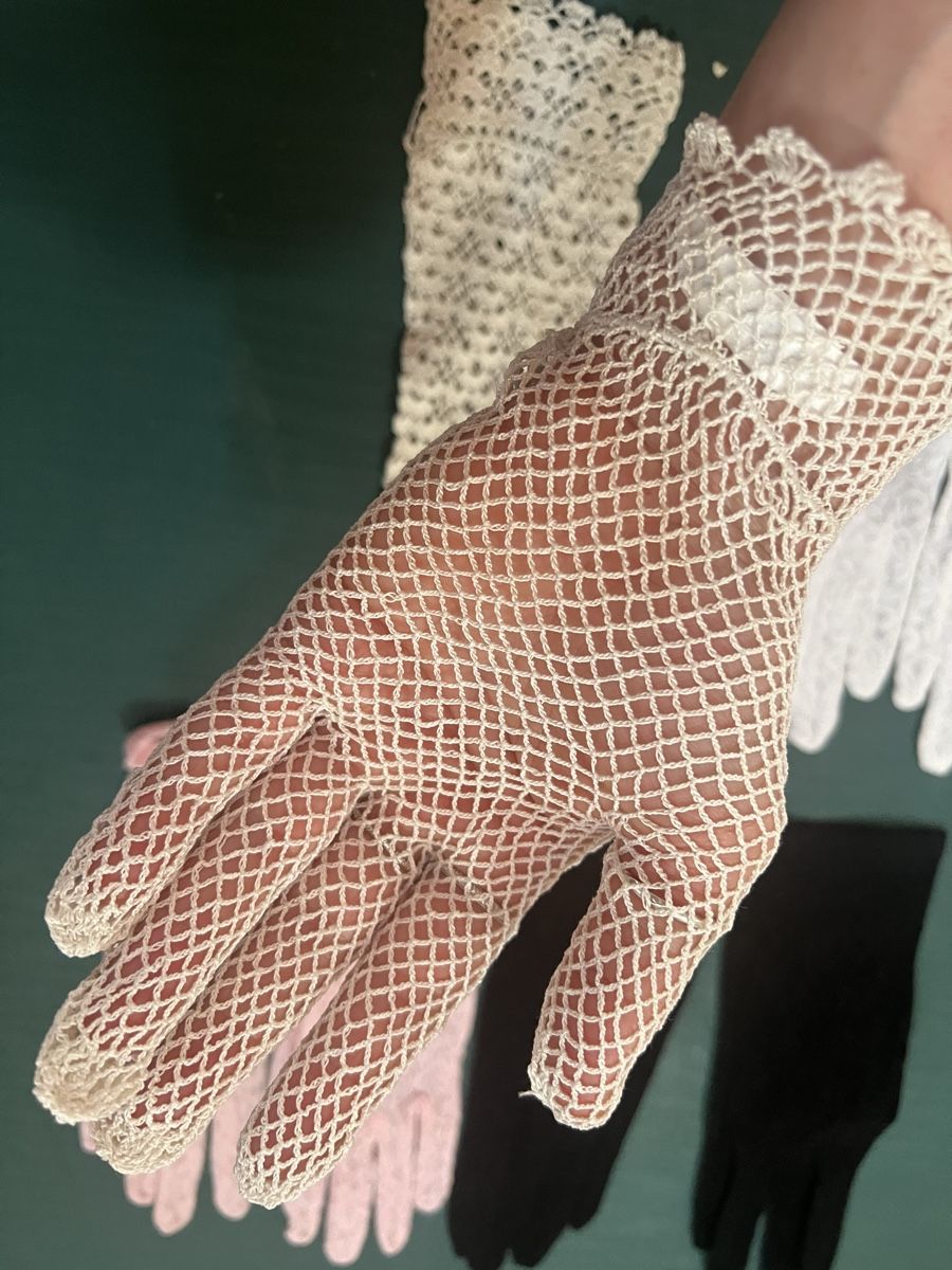 Gants & mitaines : Damen Handschuhe Spitze/Stoff schwarz beige oder weiss – Neuf avec emballage d'origine à Basel par bellespirit 1