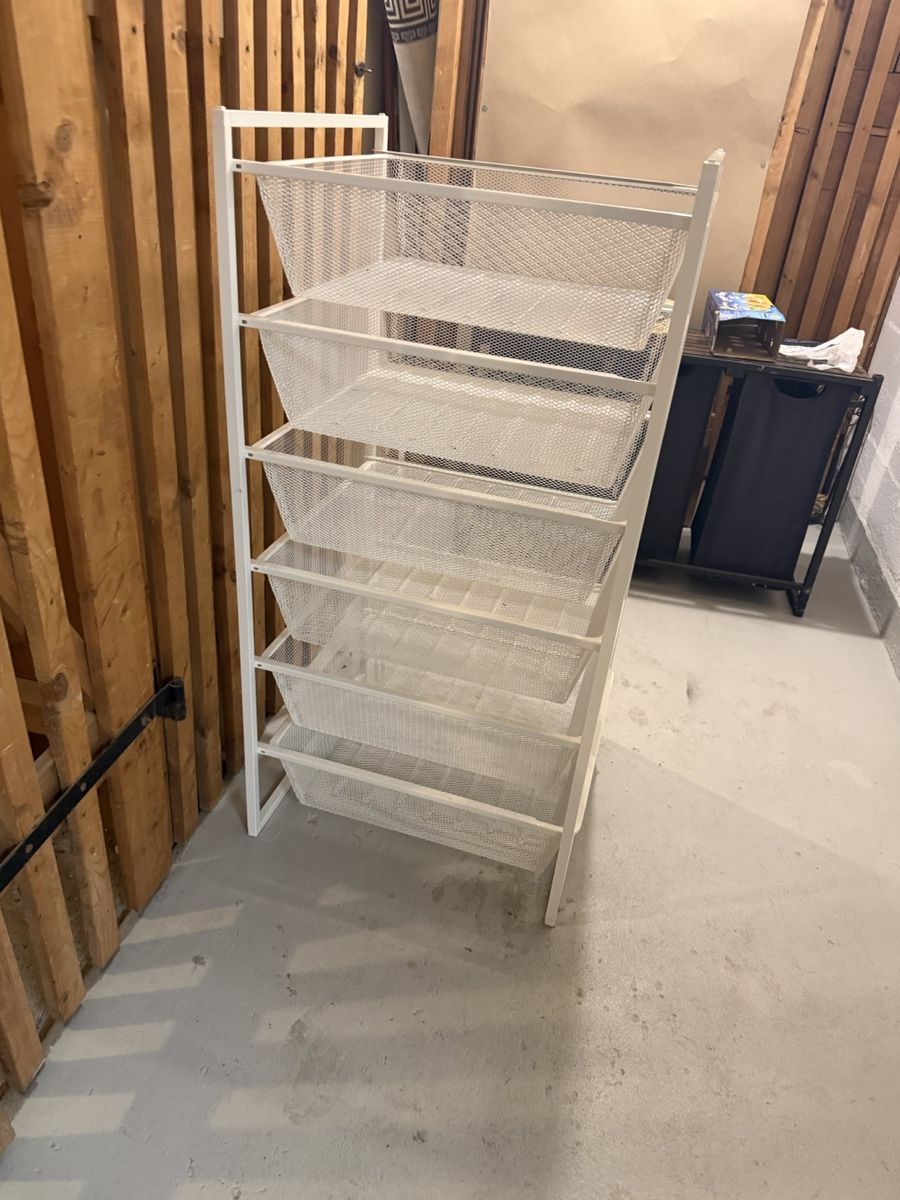 Scaffali: Ikea-metall – Usato da Glattbrugg venduto da ste_6sfx