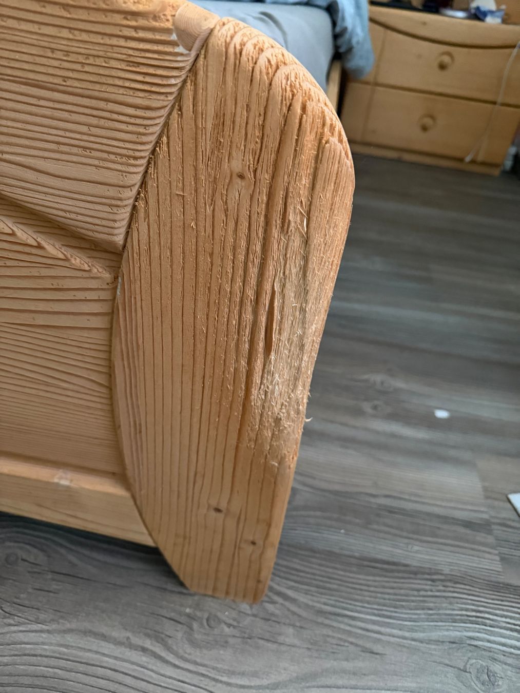 Lits: Doppelbett Holz – D'occasion à Adlikon par Zojanima123 3