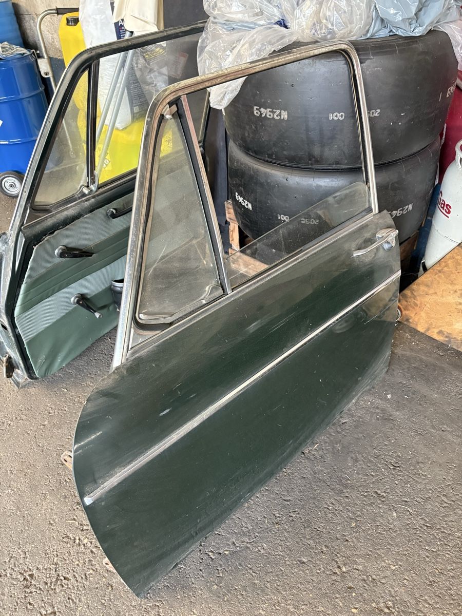 Tutti pezzi di ricambio auto: Portes complètes Austin, MG, ADO16 – Usato da Montmollin venduto da Adr_gret12 2