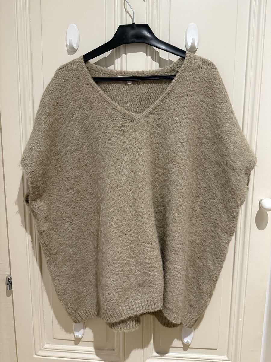 Pulls & Sweat-shirts: Pull oversize sans manches  – Neuf (Voir description) à Genève par cel_d9jq