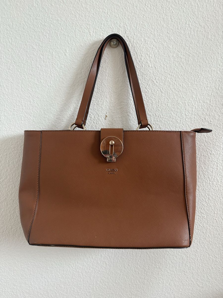 Guess Taschen für Damen: Guess Tasche Braun – Gebraucht aus Belp von Lu96