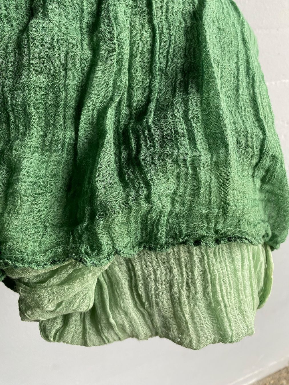 Foulard & Sciarpe: Schal grün mit Farbverlauf – Usato da Biel-Benken BL venduto da PANORMUS 3