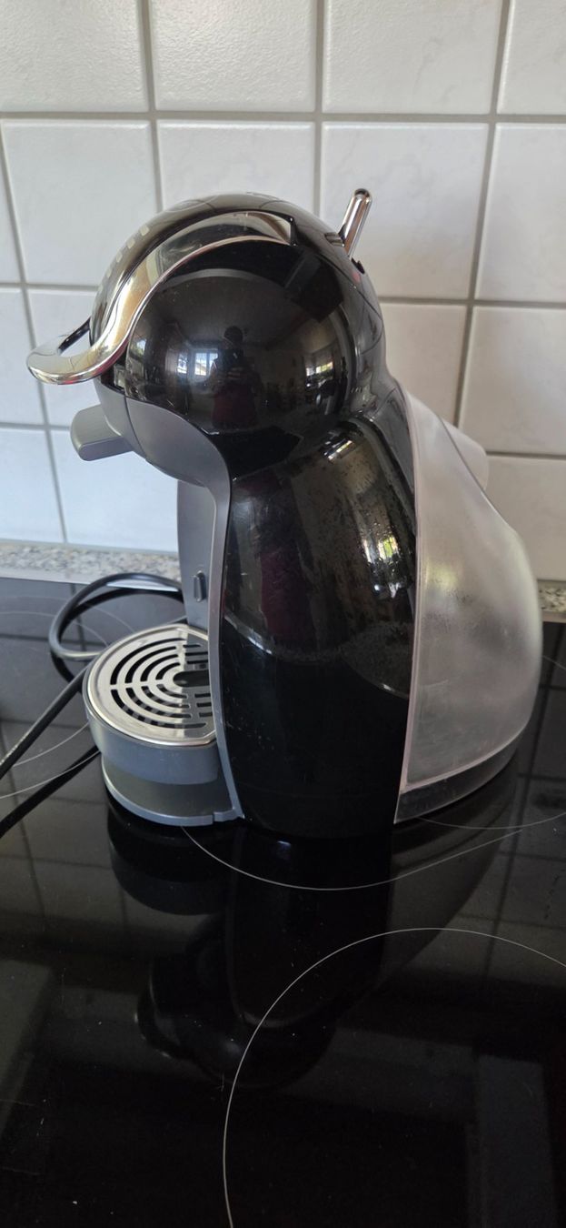 De'Longhi Kaffeemaschinen & Espressomaschinen: Dolce Gusto Kapselmaschine – Defekt aus Moosleerau von Sambo73 1