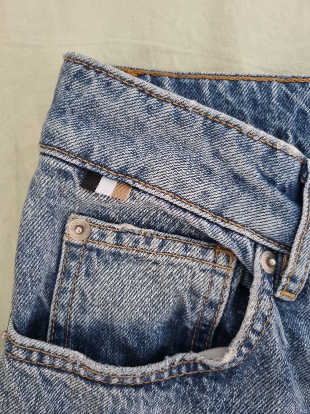 Hugo Boss Jeans: BOSS Tapered Jeans – Nuovo (secondo la descrizione) da Rüti ZH venduto da irima_vanya 2