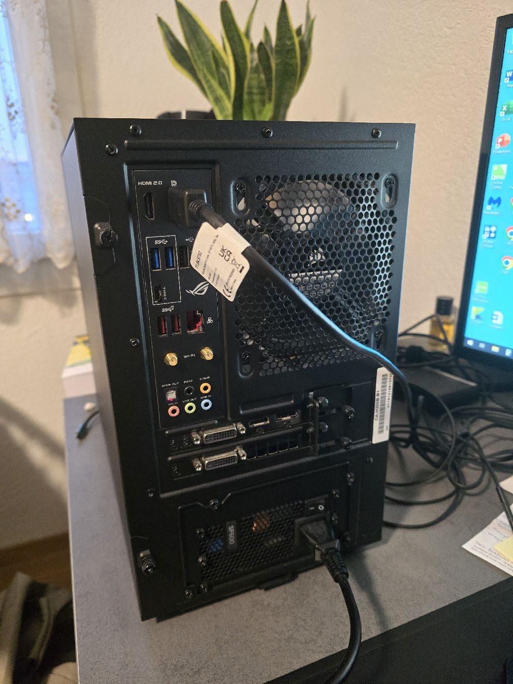 PC: PC, 2x Bildschirm und Tastatur – Usato da Frauenkappelen venduto da yasin92 2