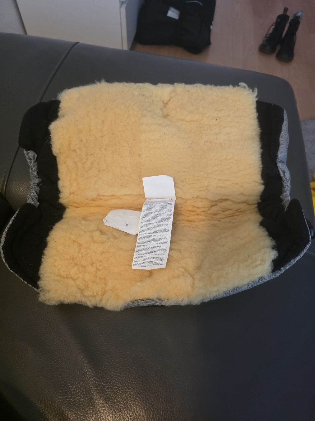 Kaiser Sonstige Kleidung & Accessoires: hanwärmer lamm fell kaiser – Neu (gemäss Beschreibung) aus Niederhasli von Smile218 1