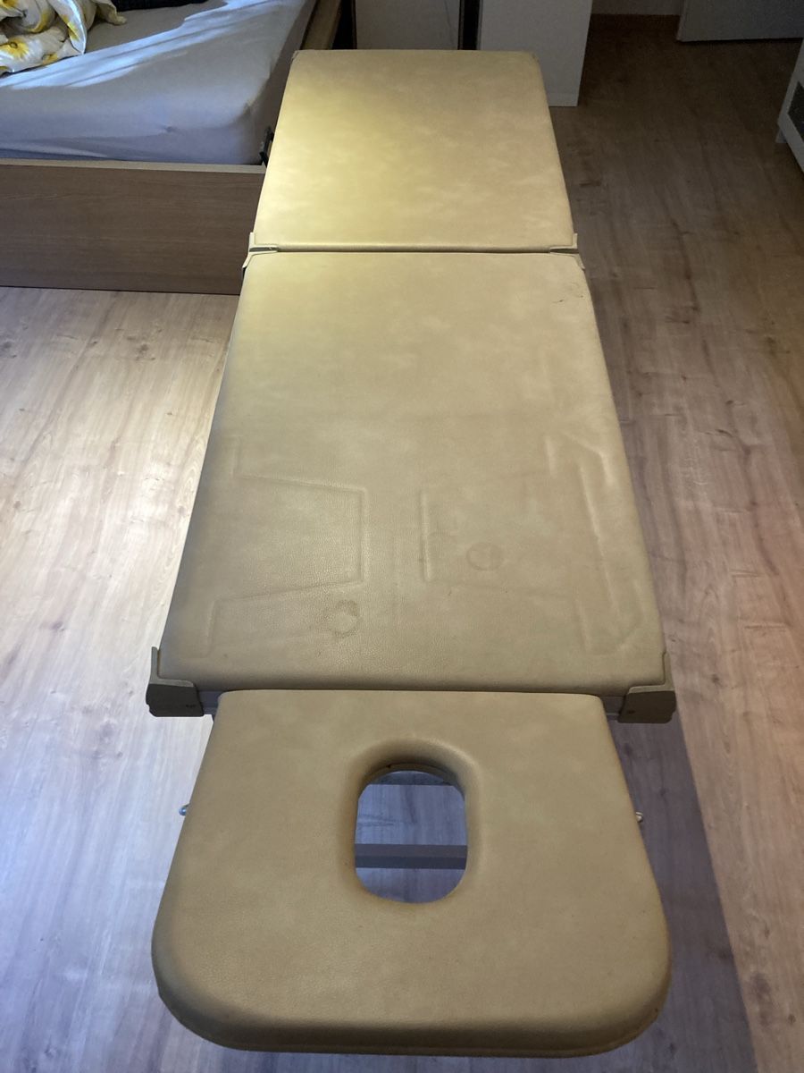 Sedie a sdraio: Massagetisch - klappbar – Usato da Murten venduto da Kirkland 2