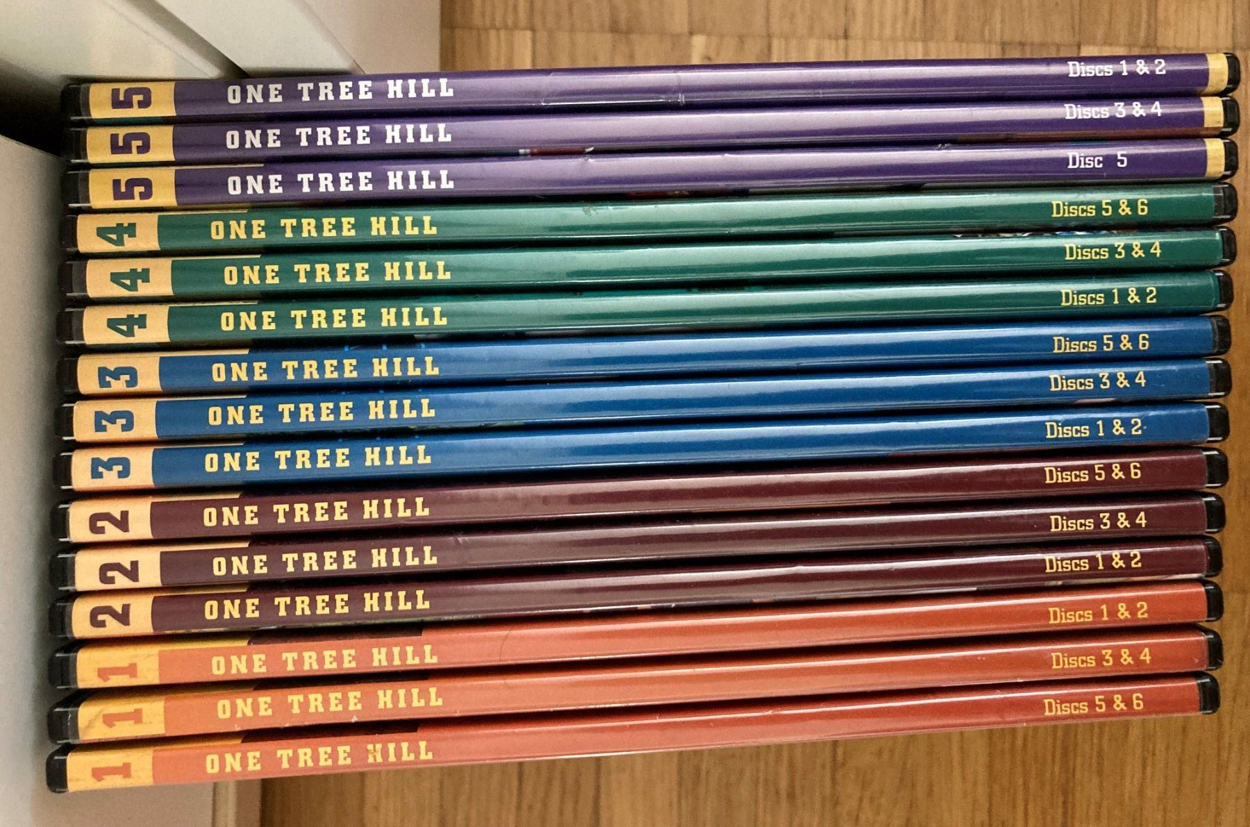Tutti i DVDs: DVD | ONE TREE HILL - KOMPLETTE STAFFEL 1-5 – Usato da Basel venduto da Nofretete39 2